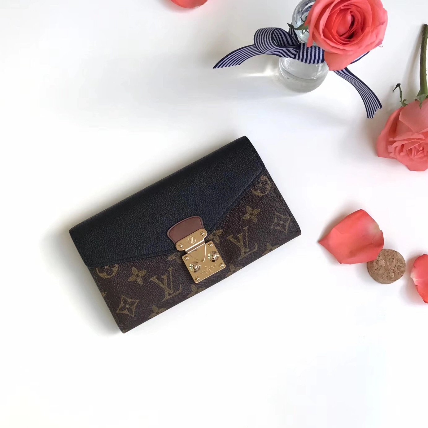 WIS wallet Louis Pallas Vuitton 0807